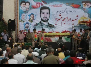وداع بهشهری ها با شهید&laquo;ابراهیم عشریه&raquo;در بهشت فاطمه(س)