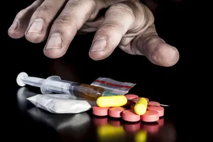 بیکاری اولین عامل گرایش جوانان به اعتیاد است