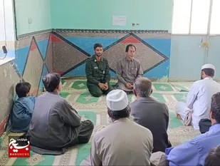 چراغ حقیقت در مسیر مقاومت؛ نشست روشنگری جهاد تبیین در روستای بزم برگزار شد