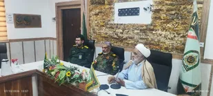 دیدار مسئول دفتر نمایندگی ولی فقیه در یگان امنیتی حیدر کرار با فرمانده یگان ویژه به مناسبت هفته نیروی انتظامی