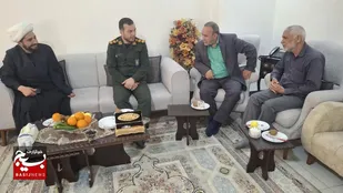 دیدار فرمانده سپاه گرمسار با رزمندگان دفاع مقدس به مناسبت دهه کرامت و روز سپاه