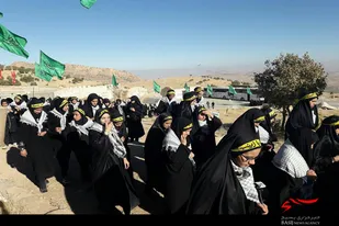 بازدید دانش&lrm;آموزان ملایری از مناطق عملیاتی غرب کشور