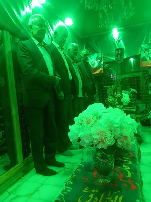 غبار روبی و عطر افشانی مضجع نورانی امامزادگان شهرکرد+عکس