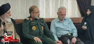 جمعی از مسئولان قم با خانواده شهید محمد معماریان دیدار کردند