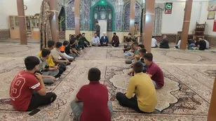 حلقه های صالحین سنگرهای دفاع مقدس نظام جمهوری اسلامی ایران در جنگ ترکیبی می باشند