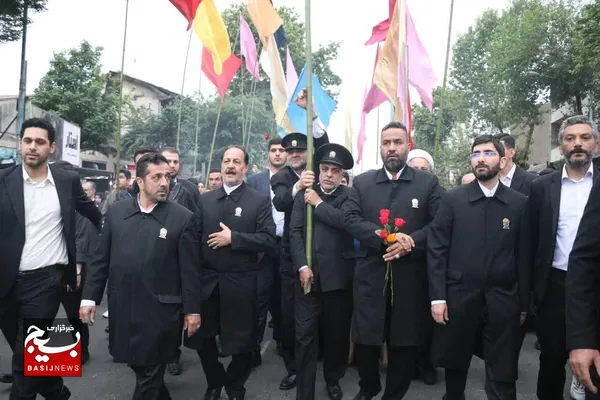 کاروان زیر سایه خورشید