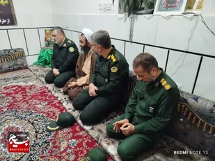 دیدار سردار اشتری&nbsp;با خانواده شهید مهدی پریشانی در خمینی شهر