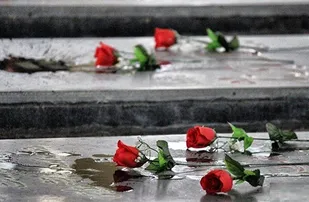 قبور شهدای روستا مالک&zwnj;آباد عطرافشانی شد
