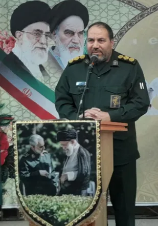مهم ترین جنگ شناختی دشمن ضربه زدن به هویت خانواده است