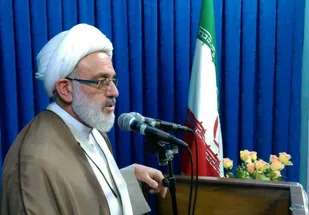 نماز جمعه نقش اثرگذار در تبیین گام دوم انقلاب دارد