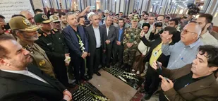 رجز خوانی زیبای جانباز گچسارانی در مقابل فرمانده کل ارتش + (فیلم)