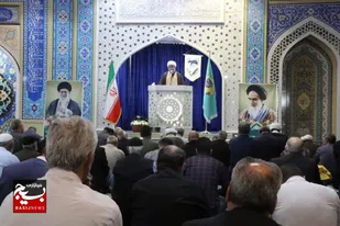 نماز جمعه، با دمیدن روح تازه معنویت در کالبد جامعه، جبران&zwnj;کننده عقب افتادگى و کمبودهاى زندگى است/ نمازجمعه سنگر مهم اتحاد و انسجام شهر در مسیر انقلاب اسلامی است
