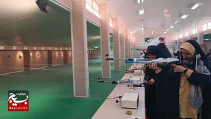 مسابقات تیراندازی بسیج استان سمنان ویژه خواهران برگزار شد