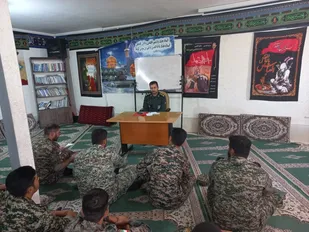 نشست صمیمی فرمانده سپاه پیشوا با جمعی از بسیجیان/ سرهنگ درویش متولی: دفاع مقدس گنجینه ای تمام نشدنی است
