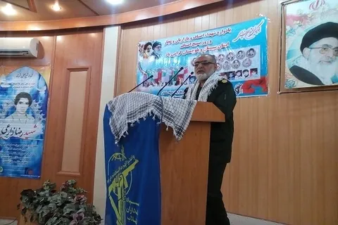 بازاریان در ر استای مقابله با تهاجم فرهنگی دشمن مانع مهمی برای ورود نمادهای غربی به کشور هستند
