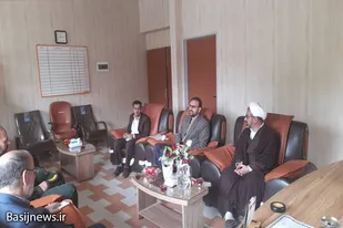 دیدار مسئولین سپاه تویسرکان با مدیر آموزش و پرورش این شهرستان