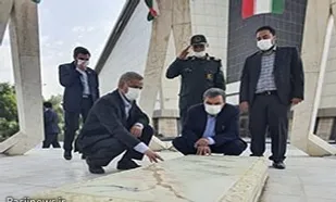 ادای احترام معاون اقتصادی رئیس جمهور به مقام شهدای گمنام خوزستان