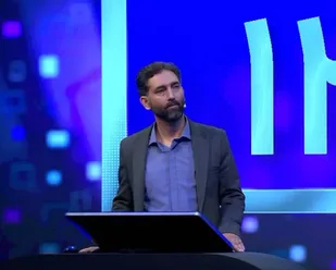 امام خمینی (ره) بدون تردید یک شخصیت کامل و الهام&zwnj;بخش برای همه بشریت است.
