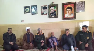 دیدار فرمانده سپاه امام سجاد(ع) با خانواده شهید احمد ذاکری در شهرستان سیریک