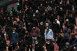 برگزاری نماز ظهر عاشورا در خیابان شهدای قزوین