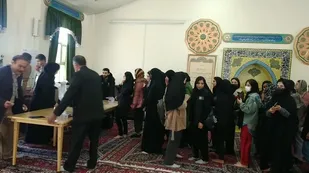 شور و حال انتخاباتی در خوابگاه دختران دانشجوی شهرکرد+فیلم