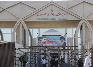 مراقبت&zwnj;های بهداشتی در مرز مهران برای پیشگیری از &laquo;اومیکرون&raquo; انجام می&zwnj;شود