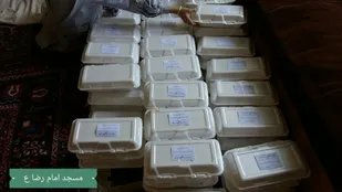 تهیه و توزیع بسته های معیشتی و ۸۰۰ پرس غذا در شاهرود+ تصاویر