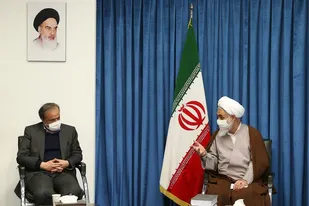 حمایت عملی از اقتصاد مقاومتی، راه برون رفت از چالش های کشور است