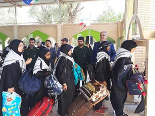 اعزام دانش آموزان دختر مینابی به مناطق عملیاتی جنوب