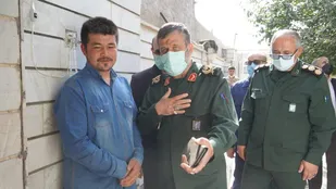 اهدا یک باب منزل مسکونی به خانواده شهید مدافع حرم تیپ فاطمیون