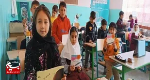 دانش&zwnj;آموزان سرعینی با بازیافت زباله کتابخانه &lrm;دار شدند