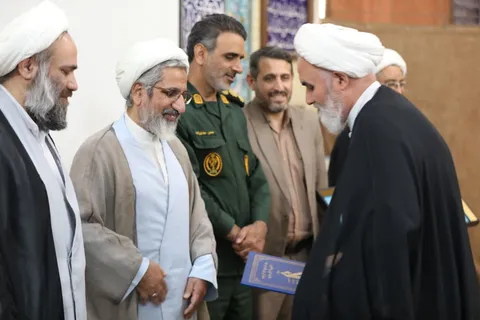 نزاع‌های سیاسی بی‌ریشه، آفت جامعه اسلامی
