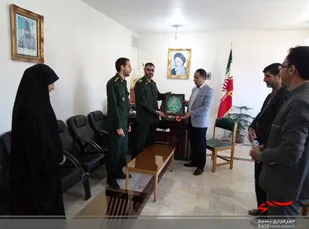 تقدیر فرمانده سپاه ناحیه فراهان از مدیر آموزش و پرورش فراهان