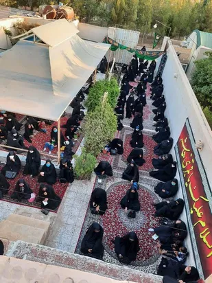 مراسم عزاداری در منزل شهید سامیه زرگر برگزار شد