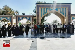 دیدار مسئولان شهر صالح آباد با امام جمعه این شهر به مناسبت هفته دفاع مقدس