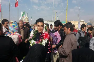 استقبال مردم از تکواندوکار نوجوان بهاری که حاضر به مسابقه با حریف اسرائیلی نشد