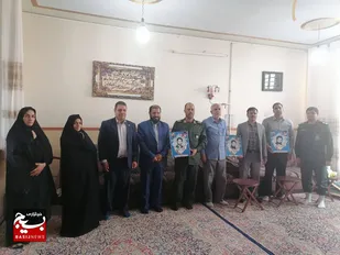 دیدار فرماندار زرند و فرمانده تیپ مکانیزه ۳۸ ذوالفقار نیروی زمینی سپاه با خانواده شهیدان والامقام عدالتخواه و مهدی&zwnj;زاده