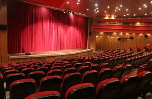 دیار بیدارگر مشرق زمین چشم انتظار احداث یک سالن سینما