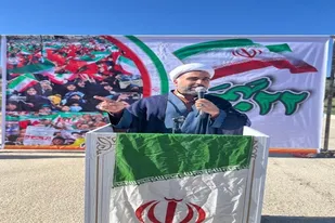 برخلاف دیگر انقلاب های جهان، انقلاب ما کاملا مردمی بود