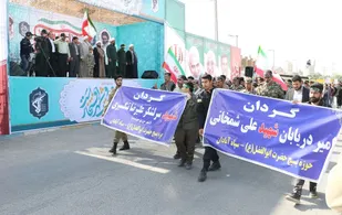 مردم آبادان، بسیجیان، جان&zwnj;فدایان و سران قبایل و عشایر حامی اسلام و وطن هستند
