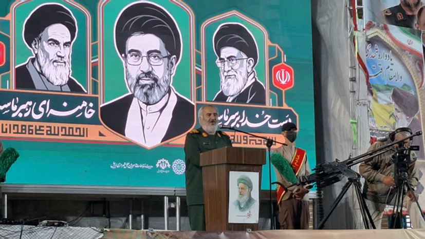 قلدران جهان برای نجات آمریکا، دست به دست هم داده‌اند