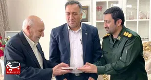 دیدار ۱۲ گروه از کارکنان یگان حفاظت هواپیمایی خراسان رضوی با خانواده شهدا + (عکس)