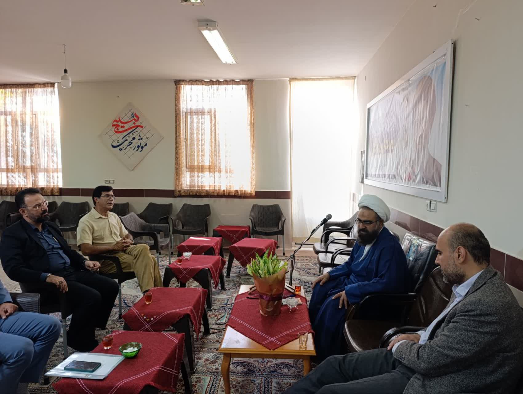 امام جمعه میامی: رسانه‌ها باید در برابر تهاجم فرهنگی، فرهنگ غنی ایرانی را به نسل جوان معرفی کنند