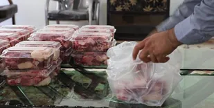 ذبح قربانی در ایام فاطمیه؛ تقدیم یک&zwnj;هزار و ۱۰۰ بسته گوشت گرم در کرمانشاه