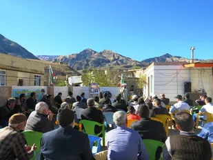 مراسم یادبود شهید قربانعلی حمید در قالب طرح شهید افتخار کوچه آبروی محله در روستای تیرگان شهرستان درگز
