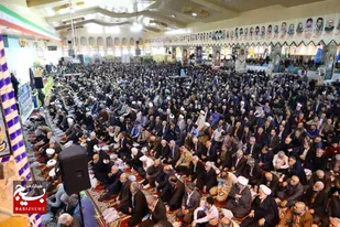 اقامه باشکوه نماز در خیابان های شهر ساری