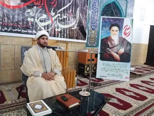انقلاب اسلامی ایران ابهت پوشالی شرق و غرب را شکست