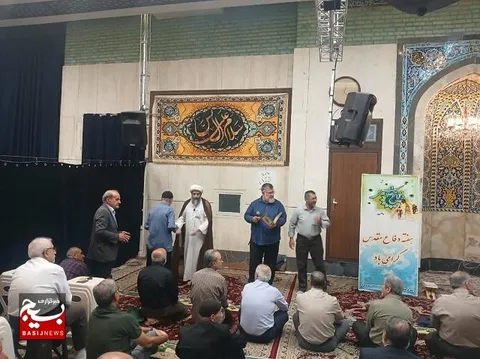 به مناسبت هفته دفاع مقدس مراسم تقدیر از خانواده شهدا برگزار شد