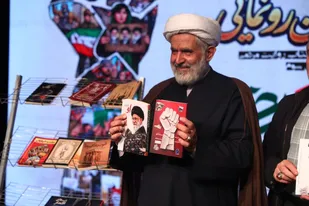 مراسم رونمایی از ۴۰ عنوان کتاب با موضوع جنگ تحمیلی سوم