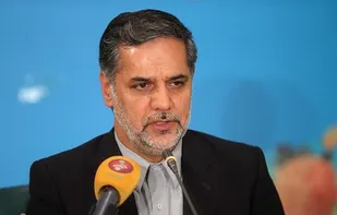حذف مبحث تسخیرلانه جاسوسی از کتب درسی حرکت غیرانقلابی است